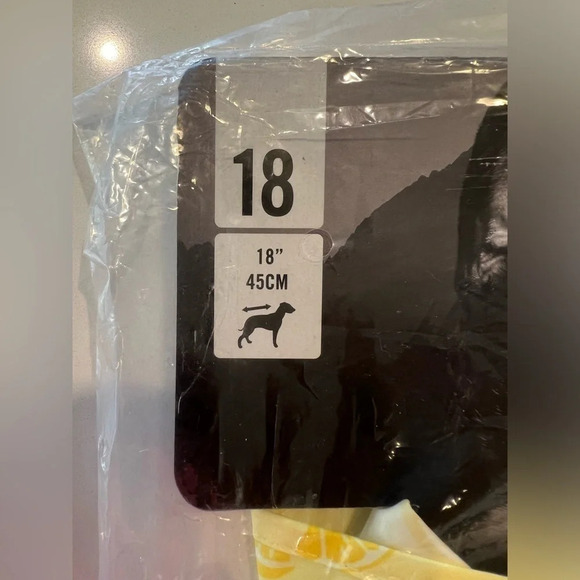 Canada Pooch Pick Me Poncho NWT - Picture 6 of 7